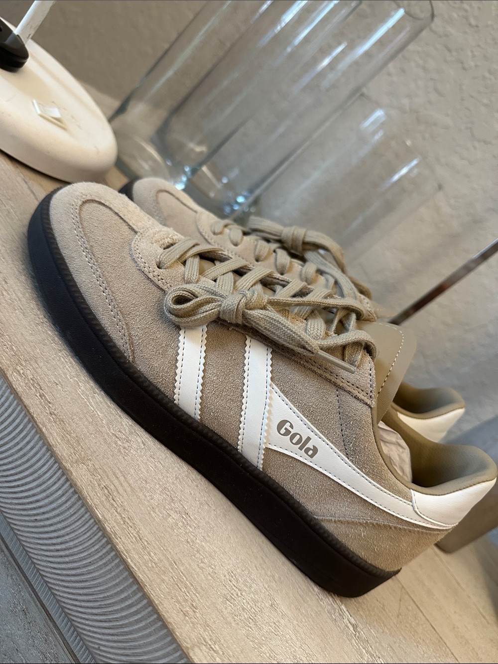Gola women’s Bone/White/dark gum Viper Classic Trainers 8.5M - Picture 3 of 8